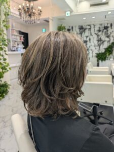 白髪も活かせるハイライトとヘナ