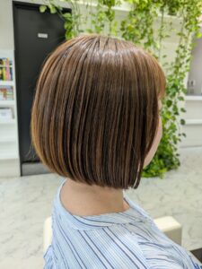 ボブの艶をヘナで出す